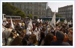 Um imenso mar invadiu a Praça... da LIBERDADE